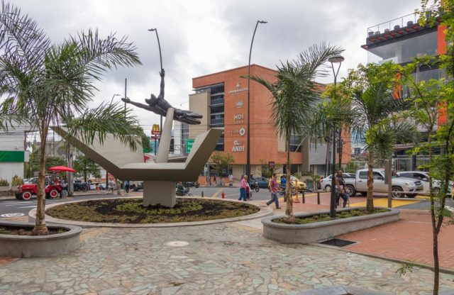 PARQUE DEL PROMETEO 2 Se trata de espacios para la promoción de eventos culturales y artísticos los fines de semana